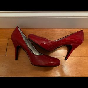 Jessica Simpson Round Toe Pumps - Red